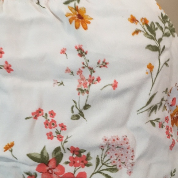 NWT Forever 21 white floral top- large - Picture 2 of 4